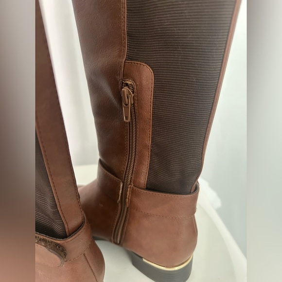 Call it Spring Sterna Velcro Closure High Ankle Block Boot (SH88) - Picture 7 of 14